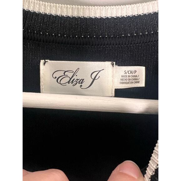 Eliza J Stripe Bell Sleeve Fit & Flare Dress Black White Women's Size Small NWT - Picture 9 of 14